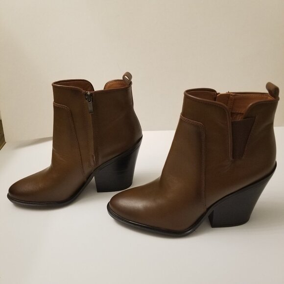 Franco  Sarto  Brown Leather Ankle Boots  NWOT  size 10 - Picture 1 of 5